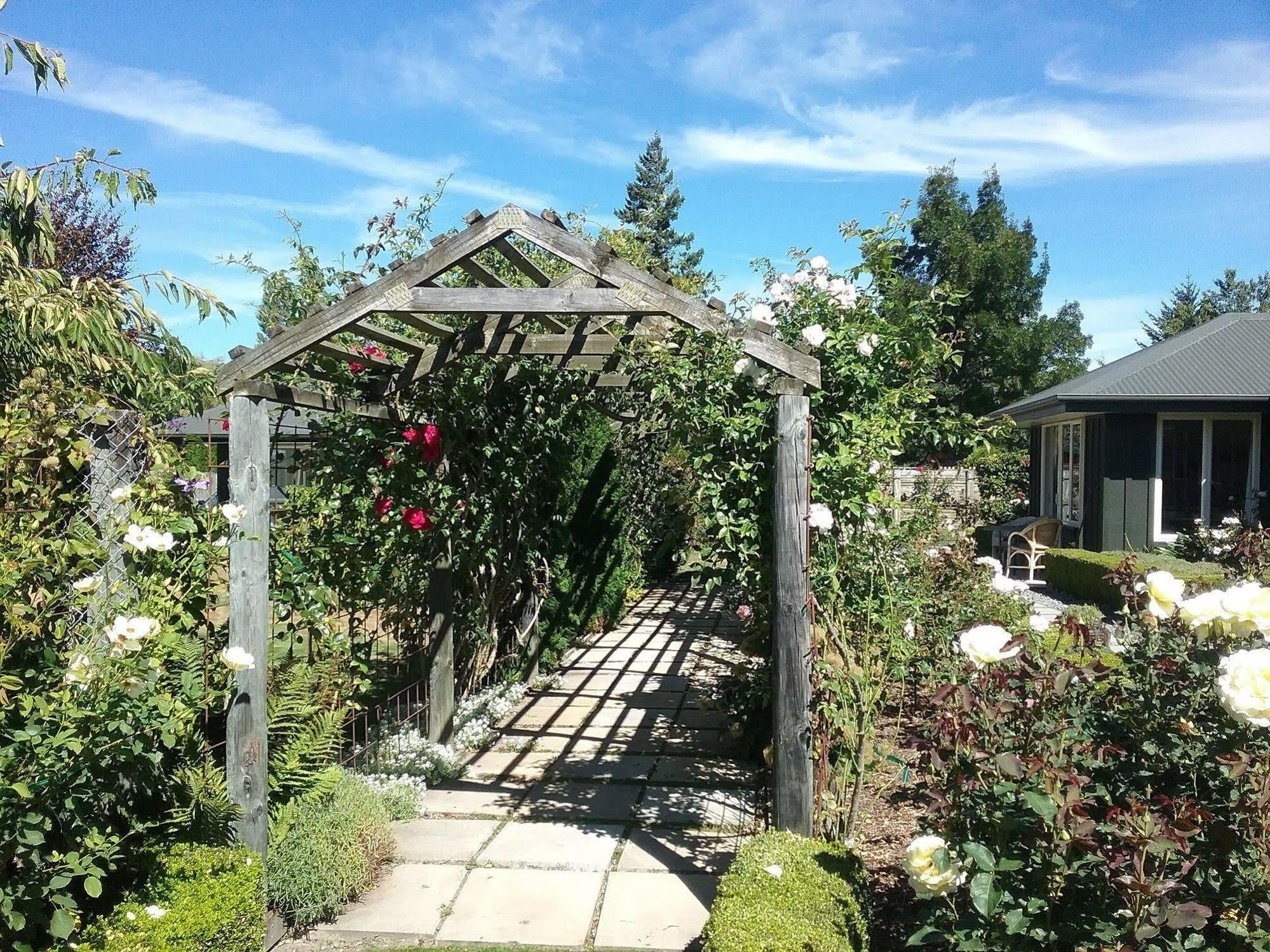 Marchmont Gardens Bed & Breakfast Hanmer Springs Exterior photo