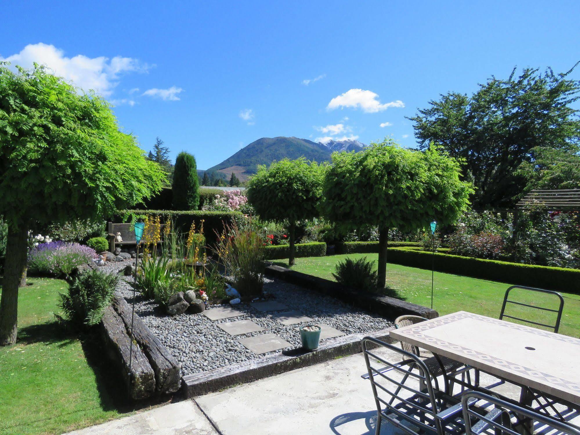 Marchmont Gardens Bed & Breakfast Hanmer Springs Exterior photo